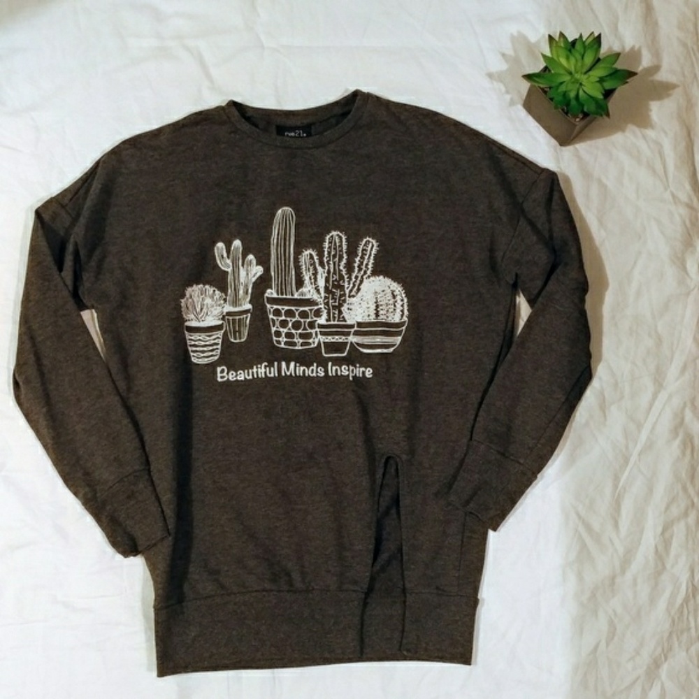 Grey graphic pullover